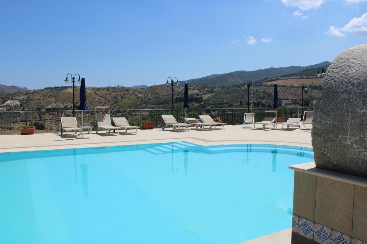 הוילה לסקארי Agriturismo Le Campanelle - Sicilia - Cefalu מראה חיצוני תמונה