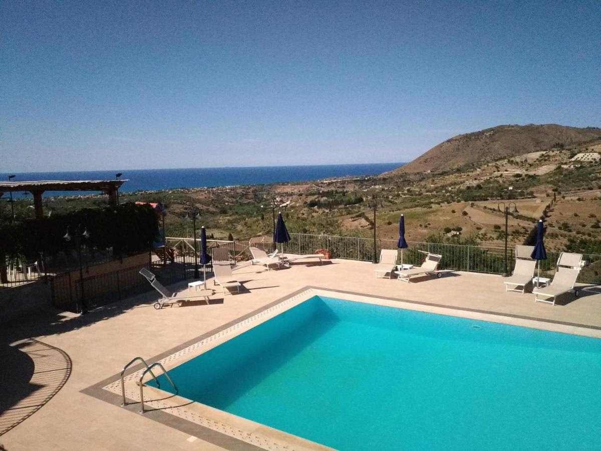 הוילה לסקארי Agriturismo Le Campanelle - Sicilia - Cefalu מראה חיצוני תמונה